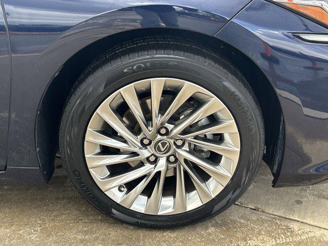 2022 lexus es 350 luxury