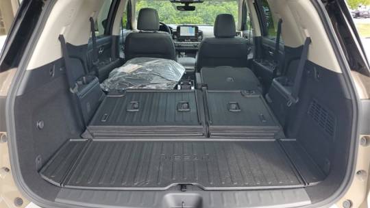 new 2024 nissan pathfinder platinum fwd