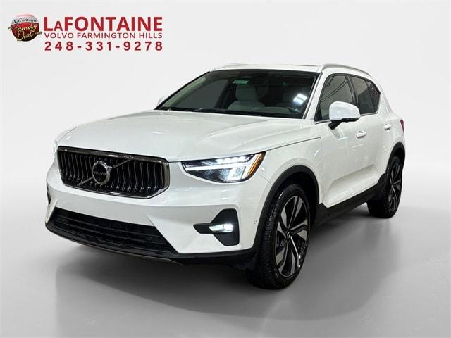 2024 volvo xc40 b5 plus bright theme