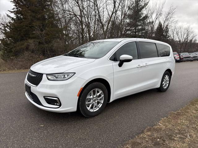 2023 chrysler pacifica touring