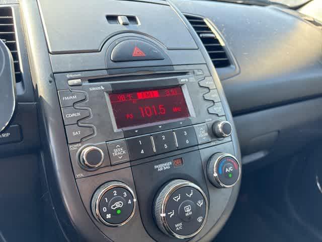 2011 kia soul +