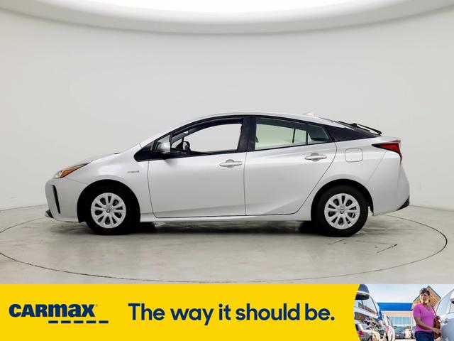 2019 toyota prius le