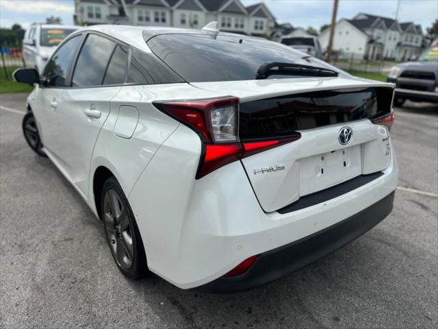 2019 toyota prius l
