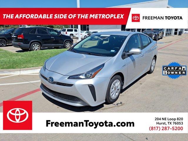 2022 toyota prius l