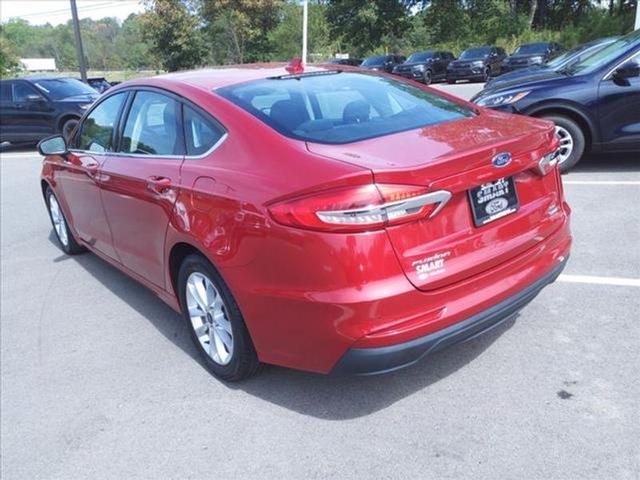 2020 ford fusion se