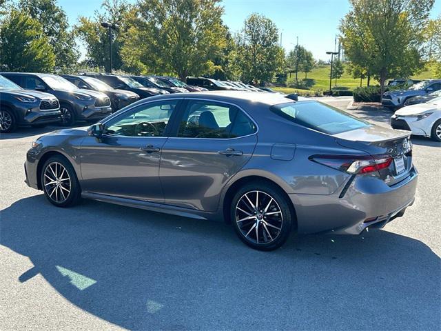 2024 toyota camry se