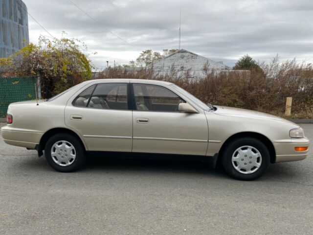 1993 toyota camry le 73k miles one family owned no reserve very clean