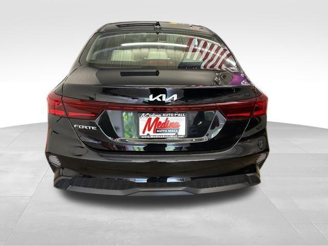 2022 kia forte lxs