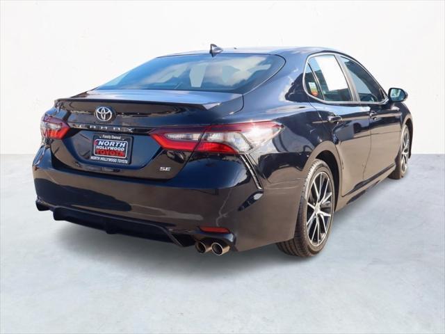 2022 toyota camry se
