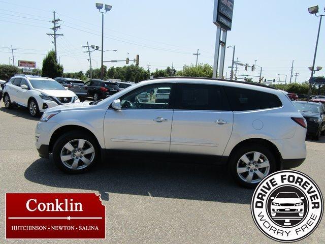 used 2017 chevrolet traverse fwd lt w/ 1lt hutchinson, ks 67501 for sale in hutchinson, kansas