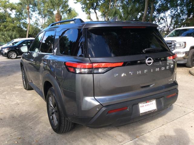 2023 nissan pathfinder sv