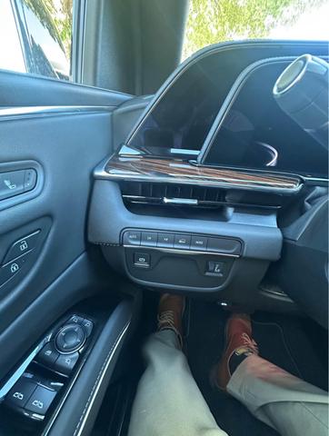 2024 cadillac escalade luxury