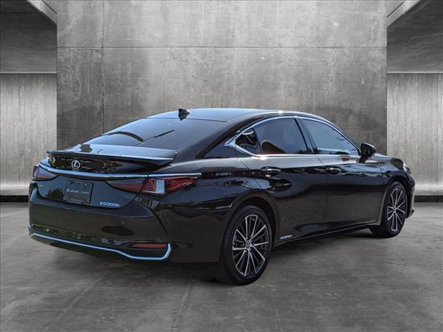 2022 lexus es 300h base