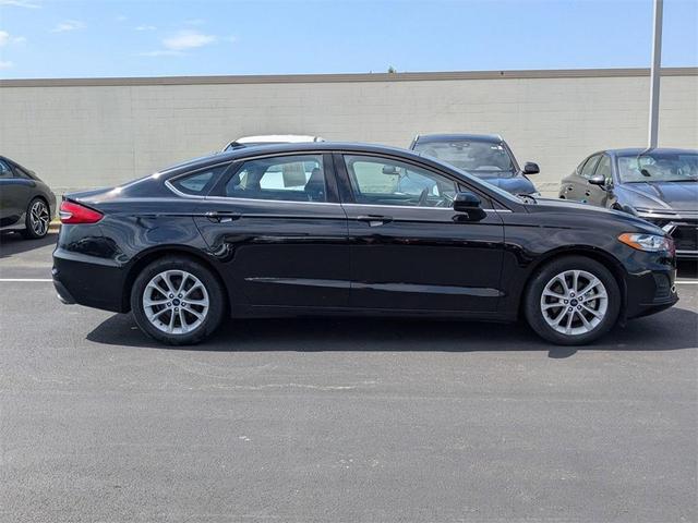 2020 ford fusion se