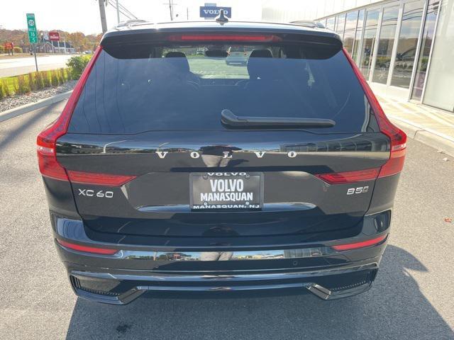 2024 volvo xc60 b5 plus dark theme