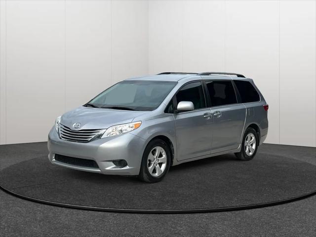 2017 toyota sienna le