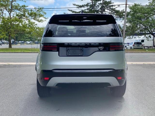 2023 land rover discovery p360 s r-dynamic