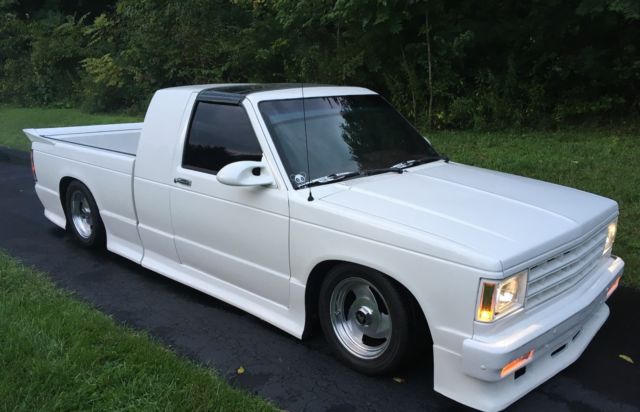 extremely nice custom bagged s10 full air ride technologies suspension chevy 350