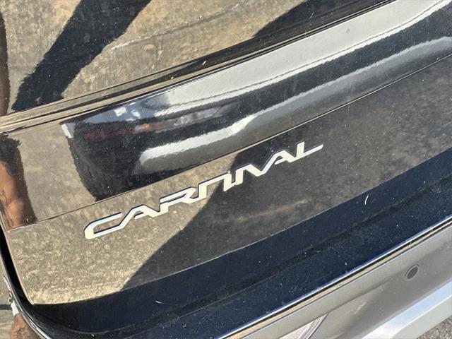2023 kia carnival lx