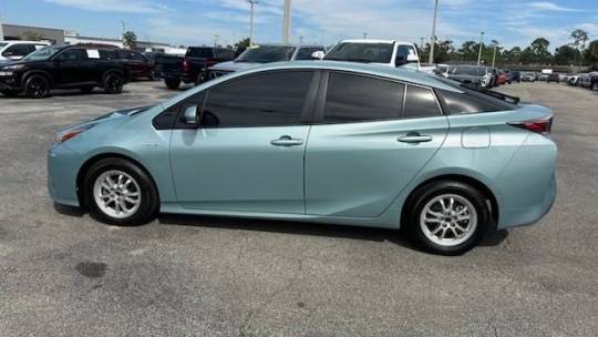 2017 Toyota Prius door 3