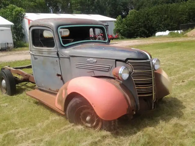 2-38 chevy pickups
