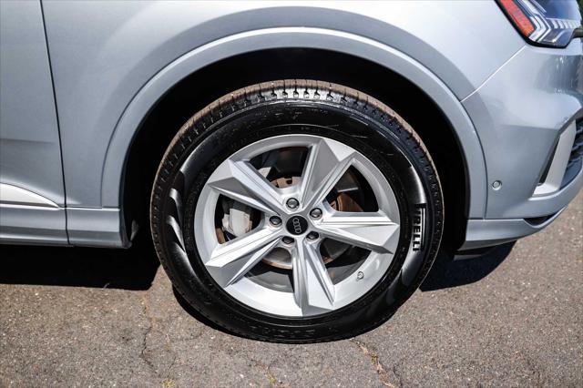 2024 audi q7 45 premium plus