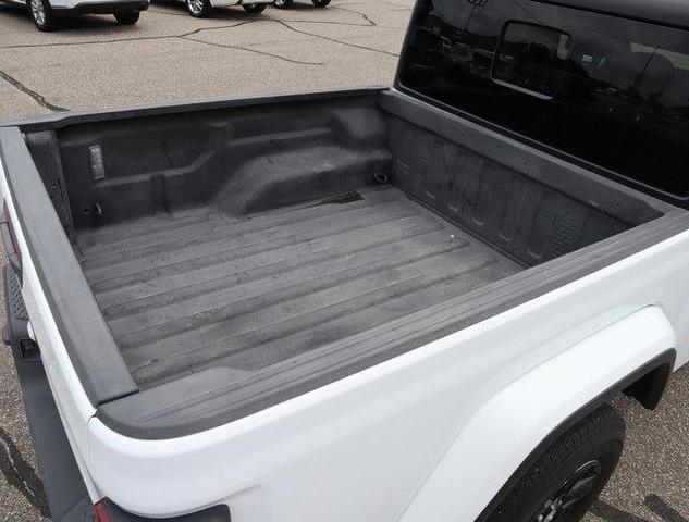 2022 jeep gladiator sport s