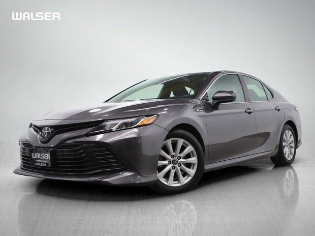 2019 toyota camry le