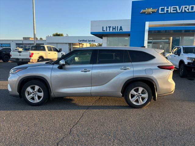 2022 toyota highlander l