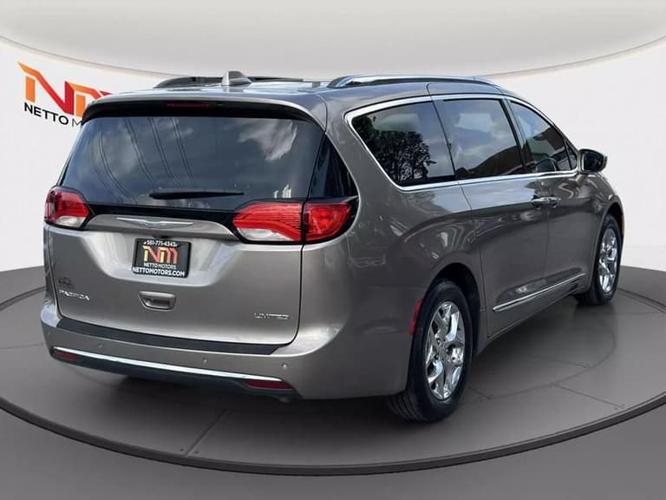 2017 chrysler pacifica limited minivan 4d in west palm beach, florida