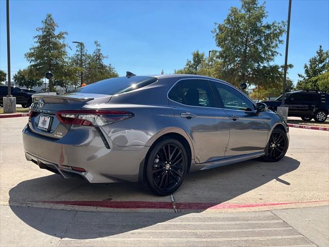 2024 toyota camry hybrid se