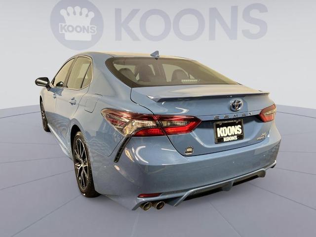 2024 toyota camry hybrid se