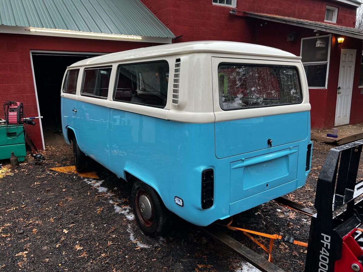 1978 volkswagen transporter van blue rwd manual
