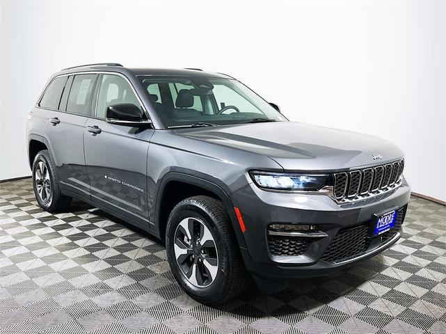 2022 jeep grand cherokee 4xe base