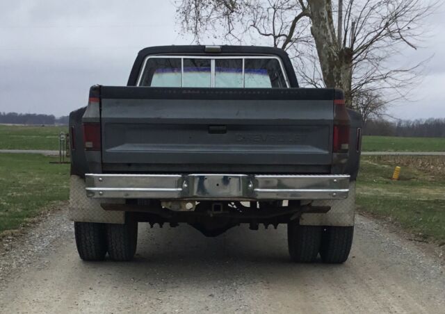 1986 k3500 sierra classic (k30) gmc 4x4 crew cab squarebody in very good shape!