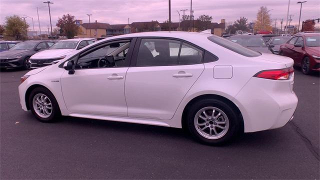 2021 toyota corolla hybrid le