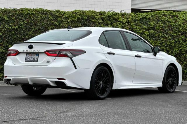 2022 toyota camry se