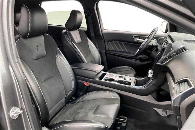 2022 ford edge st