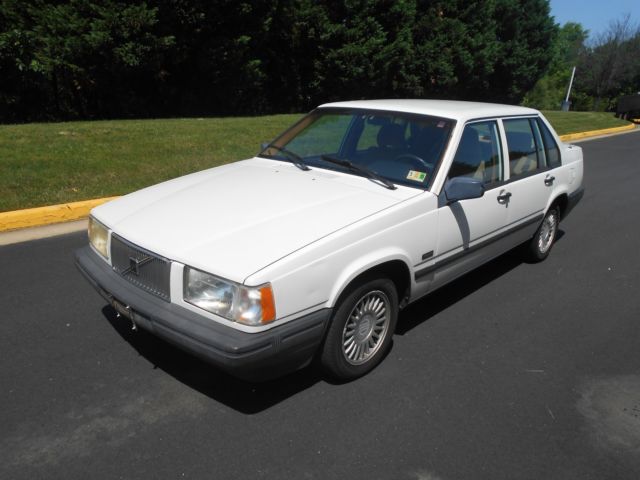 1994 volvo 940 4-door sedan automatic