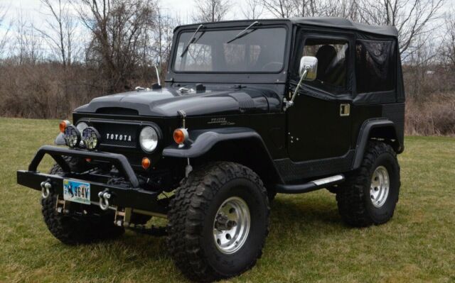 1967 toyota land cruiser fj40-frame off restoration and mod--excellent condition
