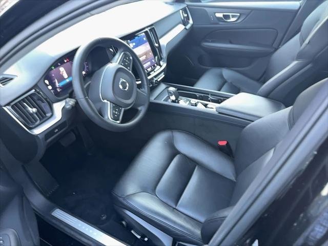 2024 volvo s60 b5 core dark theme