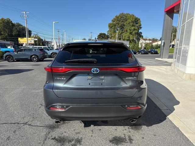 2021 toyota venza le