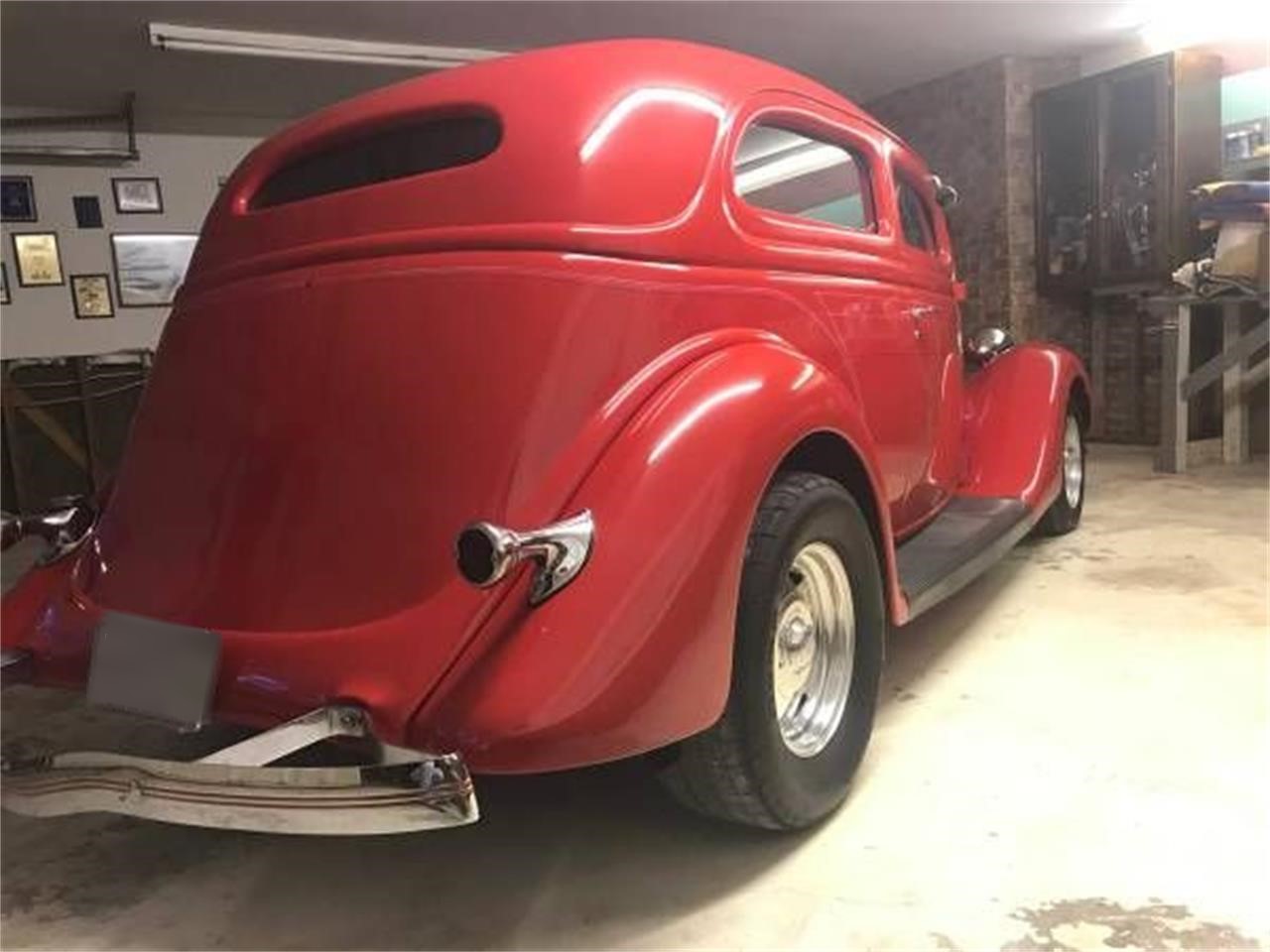1935 ford sedan