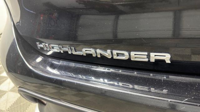 2021 toyota highlander xse
