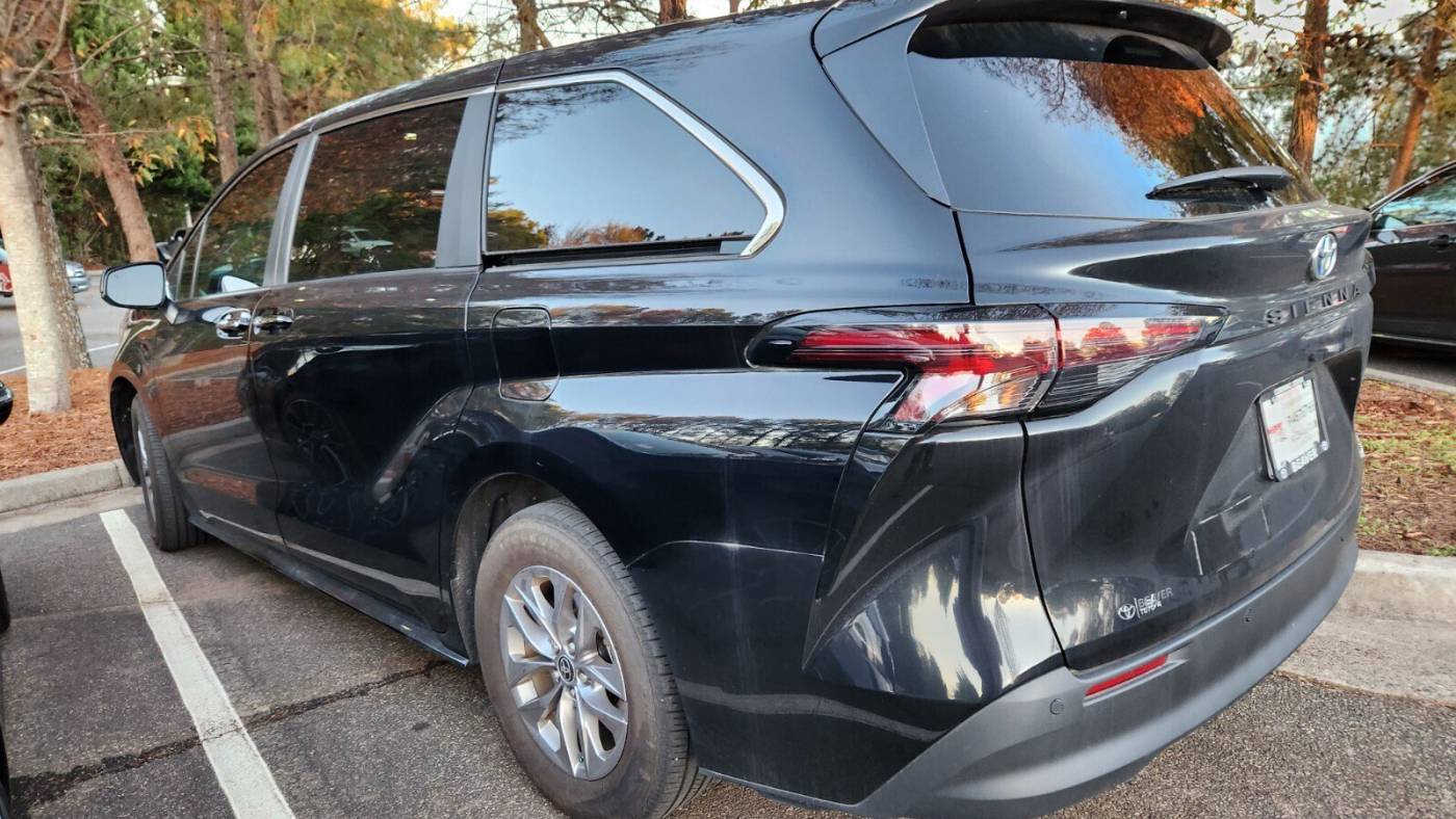 2023 toyota sienna