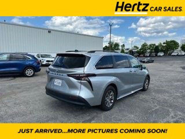 2023 toyota sienna xle 8 passenger