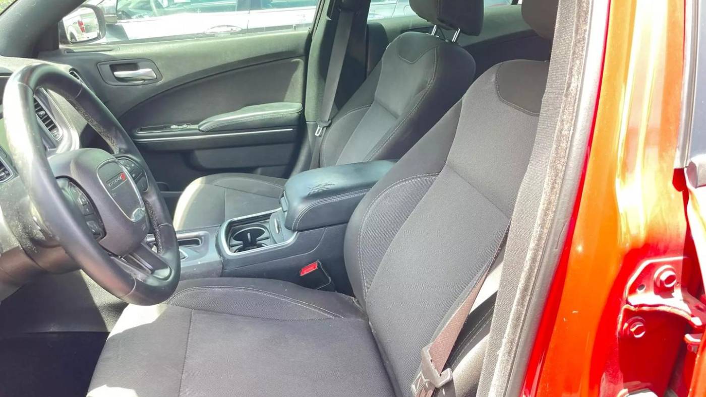 2015 dodge charger se