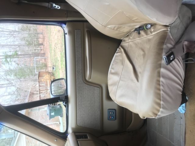 1990 full size ford bronco with 6” lift 38” tires and soft top