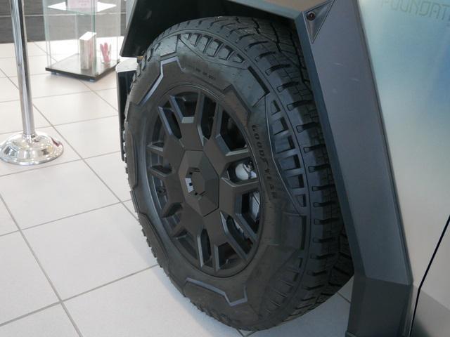 2024 tesla cybertruck all-wheel drive
