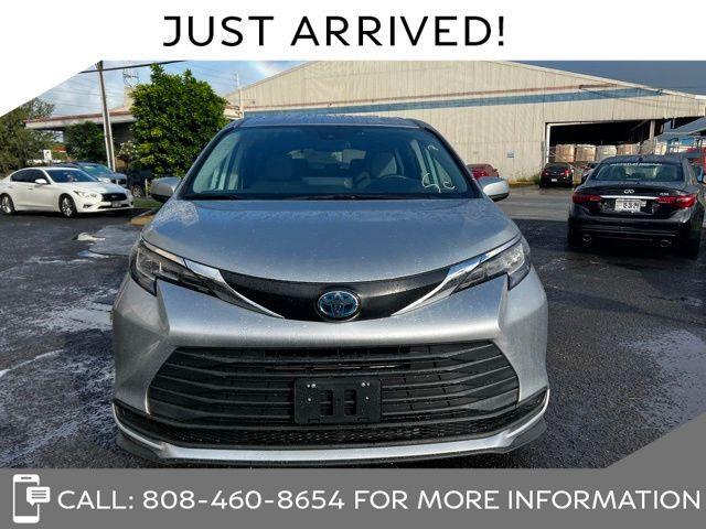 2022 toyota sienna le